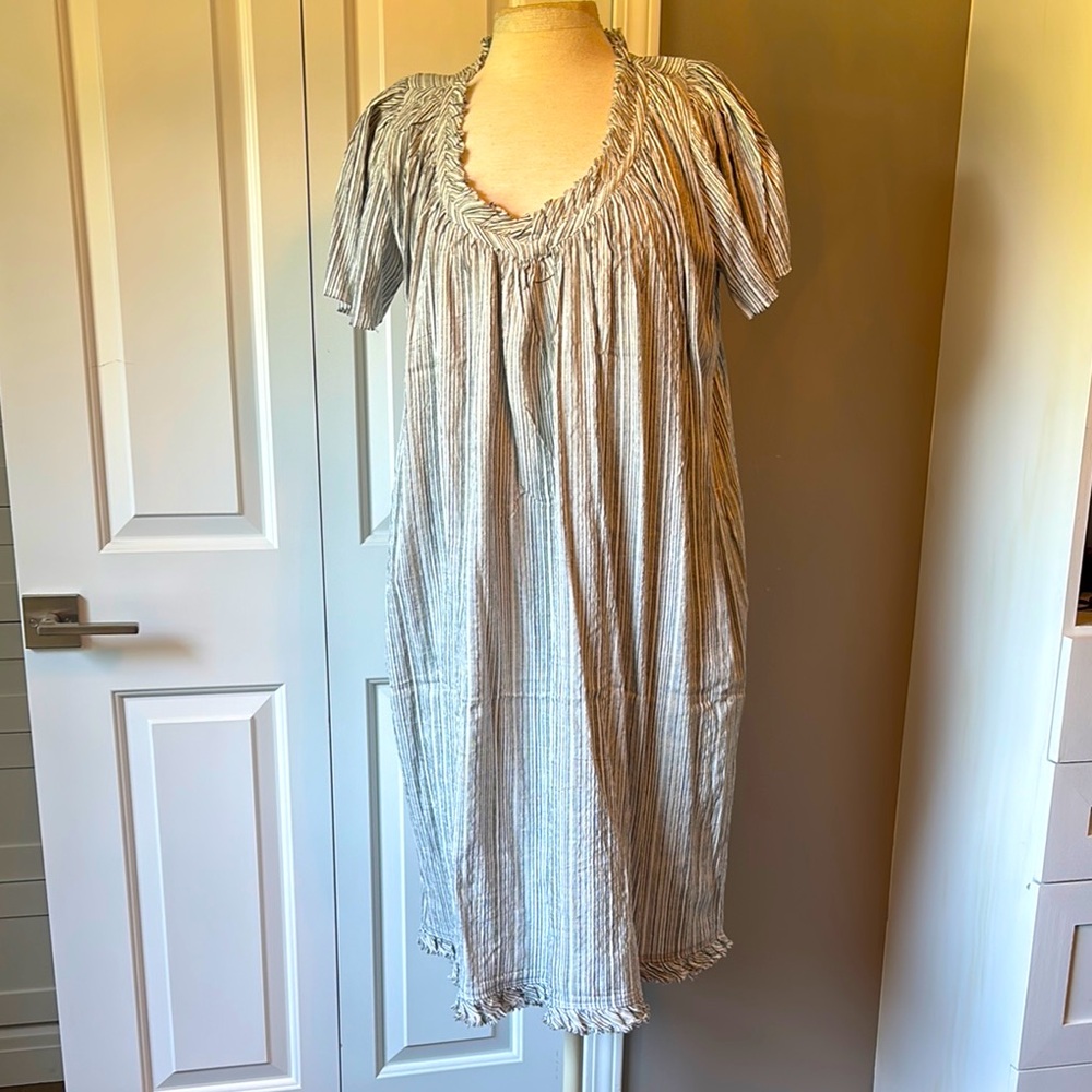 Elegant Striped Midi Dress with pockets M/L